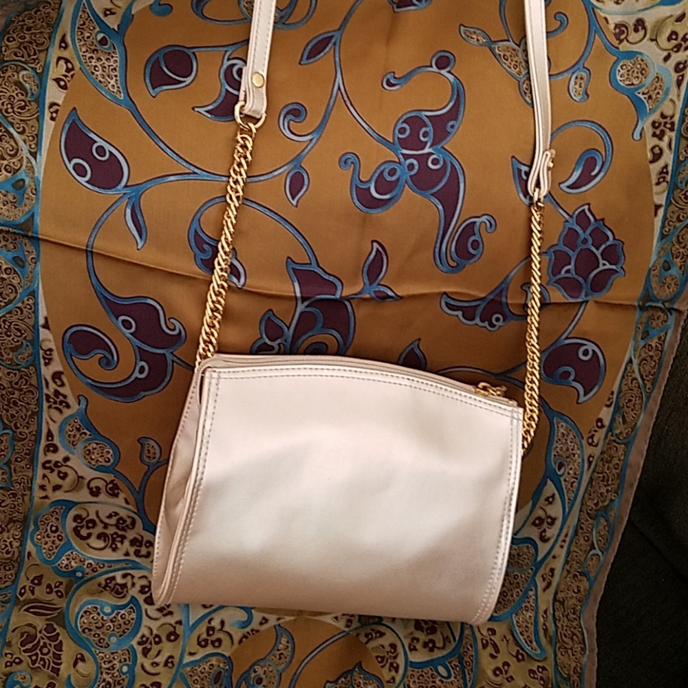GOLD SHOULDER BAG